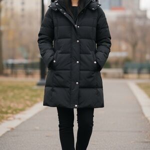 Elegant Black Hooded Puffer Jacket